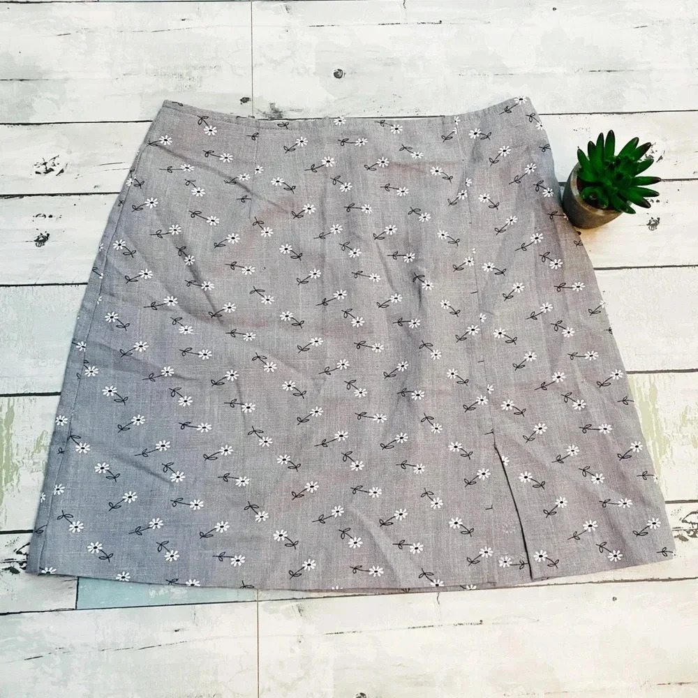 Vintage 90s/Y2K Daisy Mini Skirt